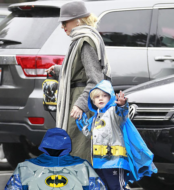 春雨绵绵，与其让孩子闷在室内不如带TA出去感受雨