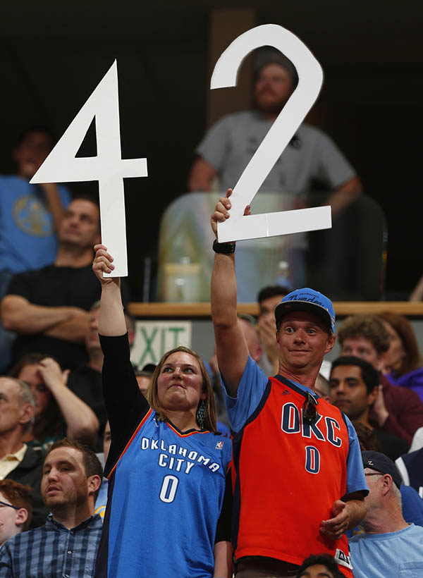 NBA单赛季三双历史第一的位置，今天起属于威少一个人的了