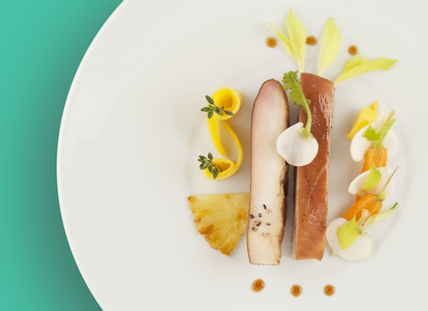 在三万英尺高空上吃顿米其林，飞机餐会不会更美味