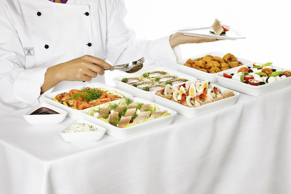 在三万英尺高空上吃顿米其林，飞机餐会不会更美味