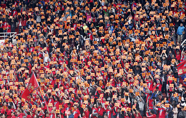 一场中乙涌入两万观众获人民日报点赞，足协别再不听忠言了