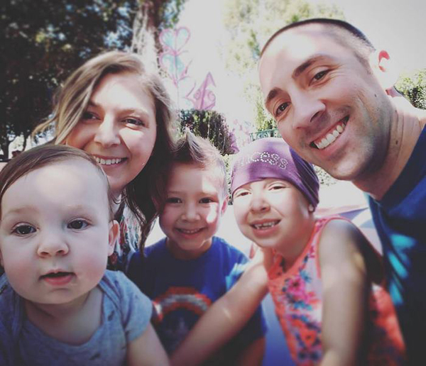 趣看｜闪亮的治愈系：当7岁小女孩遭遇秃头症