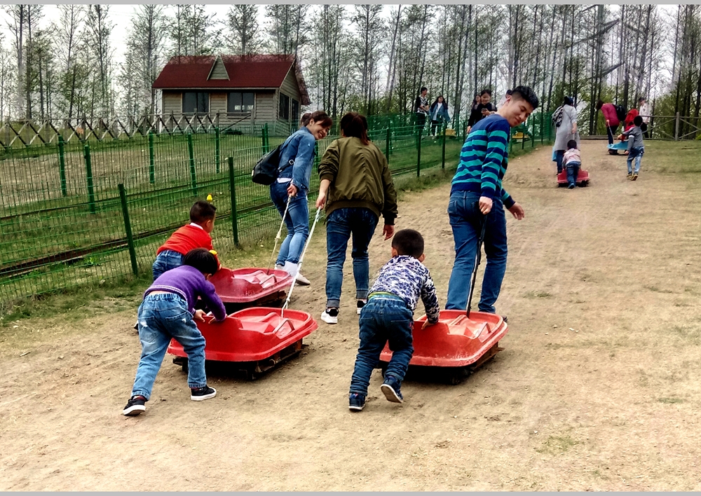 在滑草场上累并快乐着----啬园一角 - 南通摄影俱乐部 - 濠滨论坛