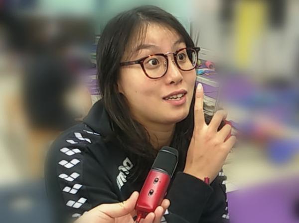 傅园慧为冠军“自残”：胳臂后背都是血道子，正静静燃烧自己