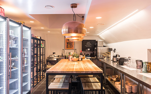 头脑在工作，身体却很诚实：数字游民的“可持续间隔年”