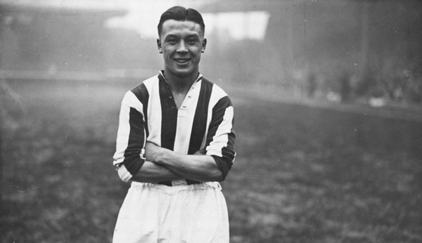 一位有着“中国血统”的英格兰老国脚，正在被全英国回忆