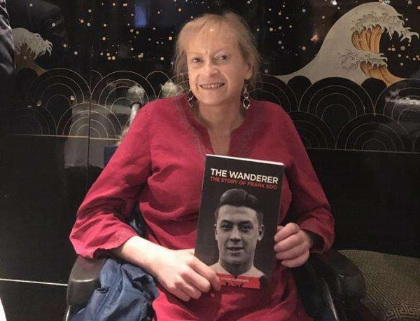 一位有着“中国血统”的英格兰老国脚，正在被全英国回忆