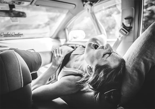 这些美到惊颤的出生照片，把专业摄影师都感动了