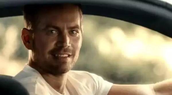 《速度与激情8》是开着汽车的中国功夫片