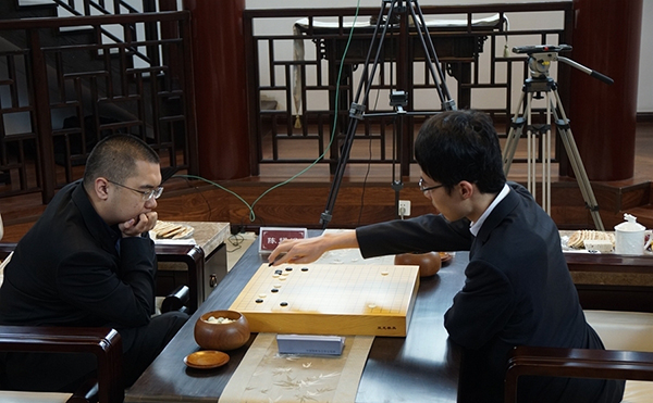 连笑用AI着法夺天元头衔，5月人机大战准备见证新时代