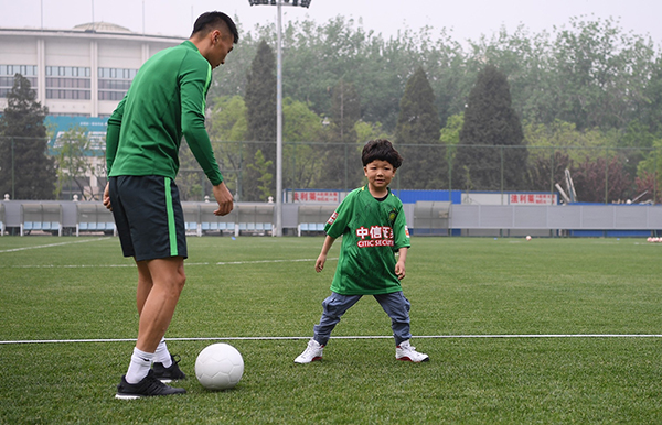 寻找哭泣的小球迷，这就是中超急需的球队文化