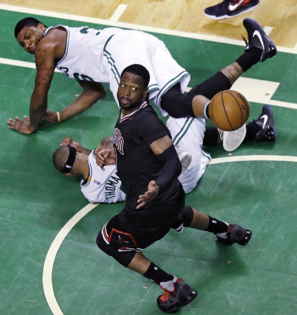 公牛会上演“黑八奇迹”吗，不禁佩服詹姆斯和骑士的智慧