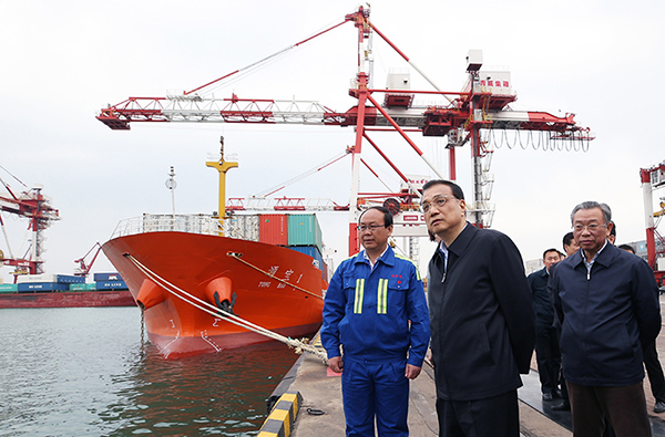 李克强考察山东威海港：要进口高质量产品，倒逼国内企业升级