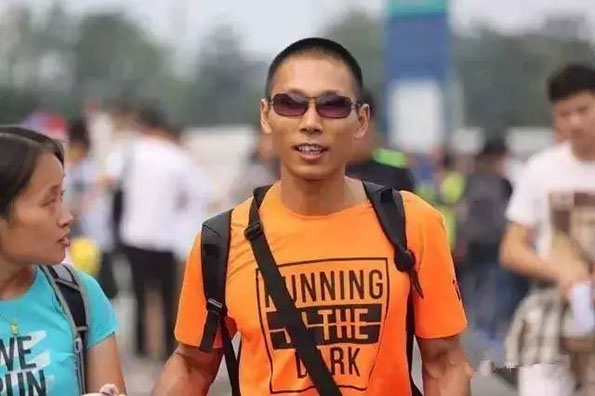 对话波马首位中国盲人跑者：人家赛道最冷清地方都比国内热情