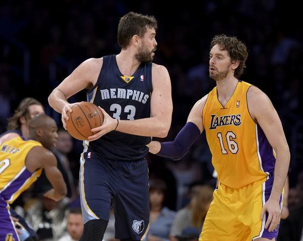 无论灰熊和马刺谁能晋级，他的儿子都赢定了