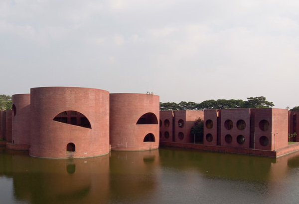 粗野主义建筑在社交网络上蹿红，不仅是猎奇审丑那么简单