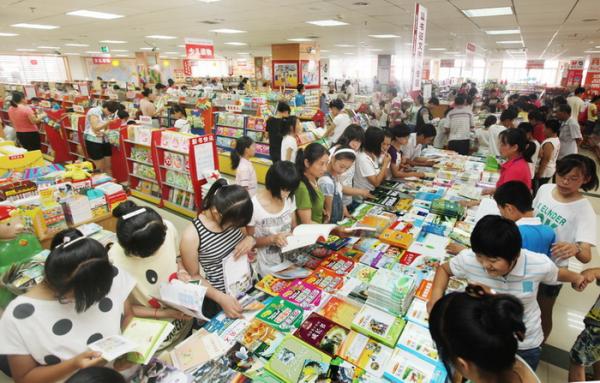 新华书店80年｜“80后”张佳玮：那些关于书的往事