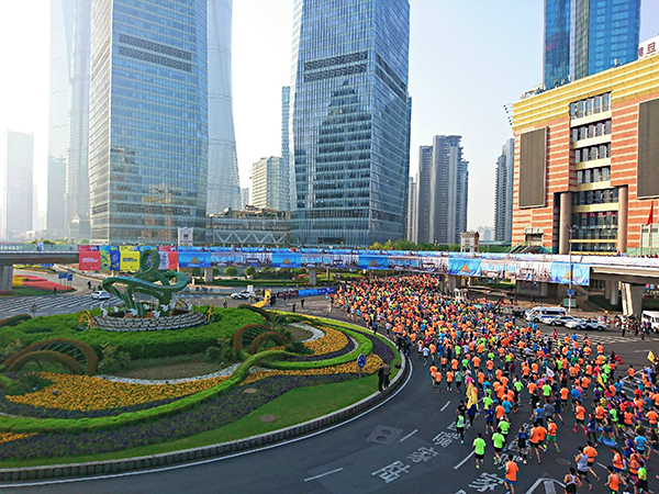 没有了妹纸们专属的女子赛，这个半程马拉松依旧是最细腻的
