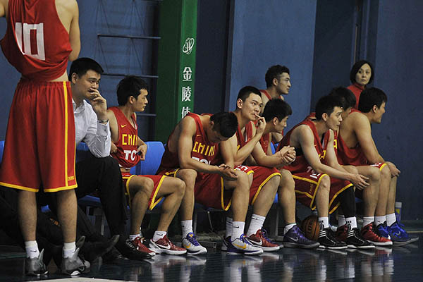 男篮新帅李楠杜锋崔万军“三选二”，姚主席要用两年培养新人