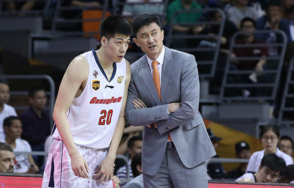 男篮新帅李楠杜锋崔万军“三选二”，姚主席要用两年培养新人