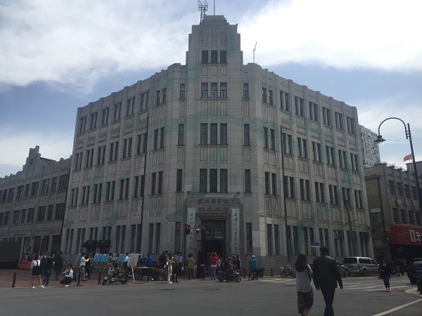 书店测评 | 汉口老建筑里的物外书店