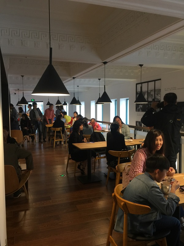 书店测评 | 汉口老建筑里的物外书店