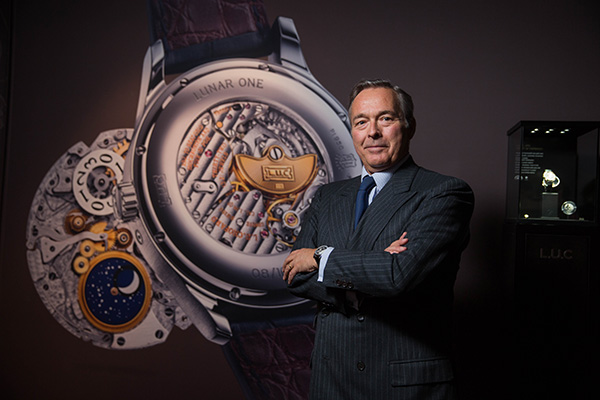 抓紧钟表珠宝市场的两端，才能应对2017的市场挑战