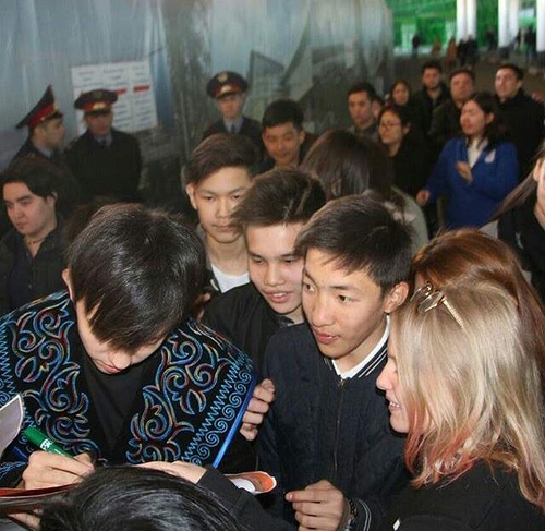 晚安｜偶像被害（绿）妄想症是病，得治