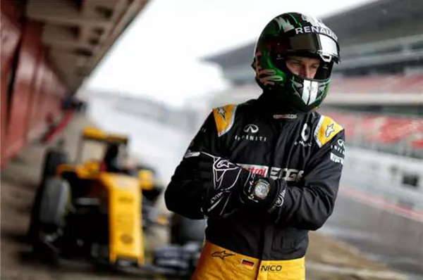 F1赛事已落幕，但戴上这几款腕表可以让你继续驰骋
