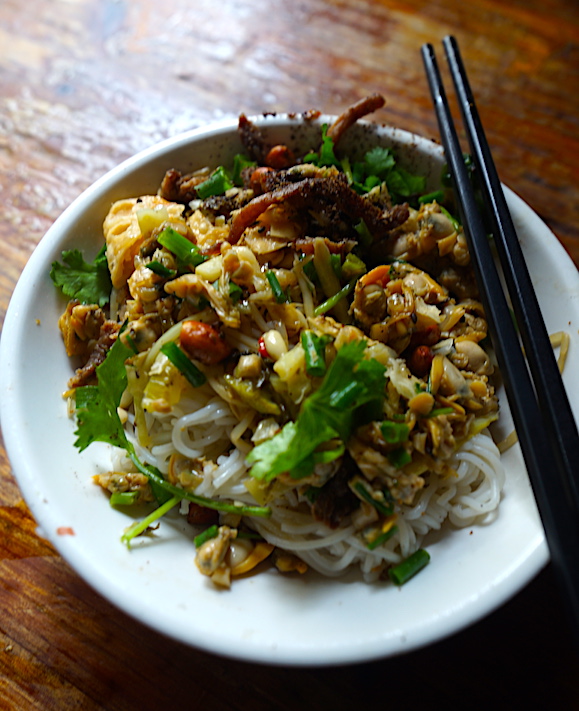 是海口不是三亚:火山、骑楼、海南粉