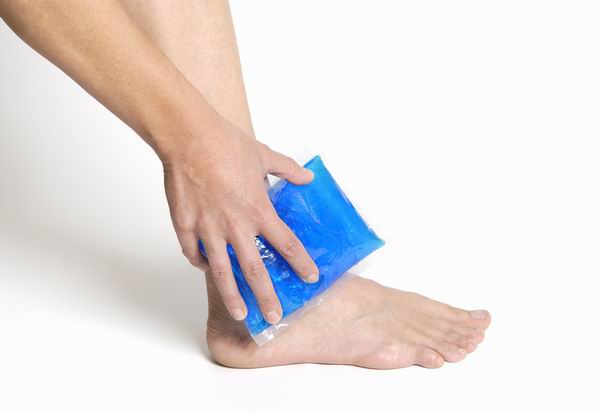 脚扭了先冷敷还是先热敷，顺序千万不能搞反