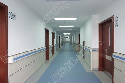 温馨整洁的病区走廊.JPG