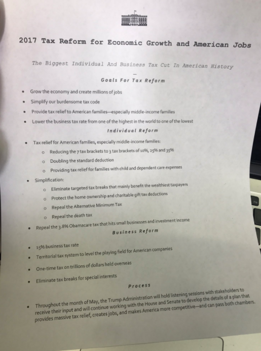 特朗普用一纸大纲启动美国最大税改，被指增加赤字为富人减税
