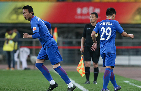 上港每场只给U23球员十几分钟，这还要从上海青训布局说起