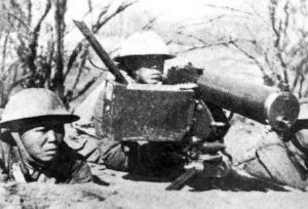 抗战时期中国军队的单兵装具︱草帽、草鞋最具中国特色