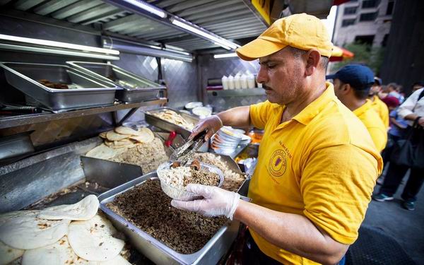 从卷饼到鱼生，便宜又美味的美国街头小吃