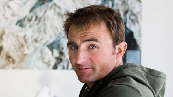 不吸氧登顶珠峰的传奇落幕，“瑞士机器”陨落在最爱的高山