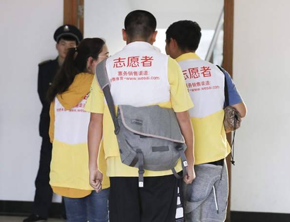 图集｜隐秘而伟大！每场中超，这些“小人物”都在默默付出