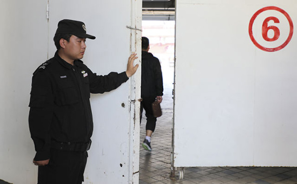 图集｜隐秘而伟大！每场中超，这些“小人物”都在默默付出