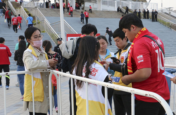 图集｜隐秘而伟大！每场中超，这些“小人物”都在默默付出