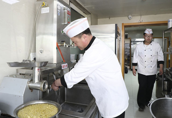 图集｜隐秘而伟大！每场中超，这些“小人物”都在默默付出