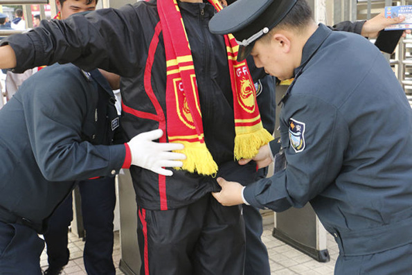 图集｜隐秘而伟大！每场中超，这些“小人物”都在默默付出