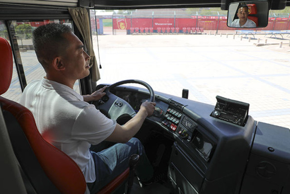 图集｜隐秘而伟大！每场中超，这些“小人物”都在默默付出