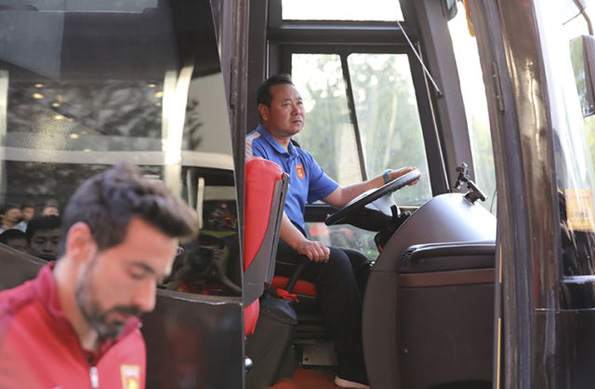 图集｜隐秘而伟大！每场中超，这些“小人物”都在默默付出