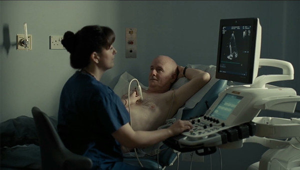 睡不着丨一不小心，我们都会掉入现实的黑洞