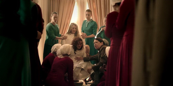 《使女的故事》：当女人成了带腿的子宫