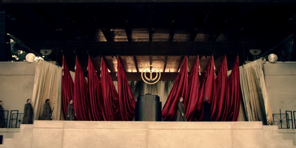 《使女的故事》：当女人成了带腿的子宫