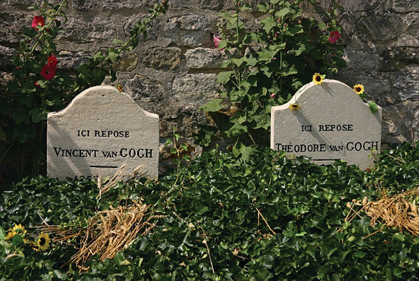 受损严重的凡高墓拟今夏修缮，我们还能在哪里寻找他？