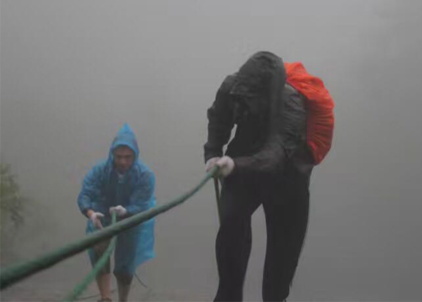 冰淇淋店员、群众演员，现在的大学生流行做啥兼职