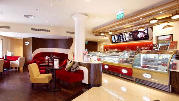 冰淇淋店员、群众演员，现在的大学生流行做啥兼职